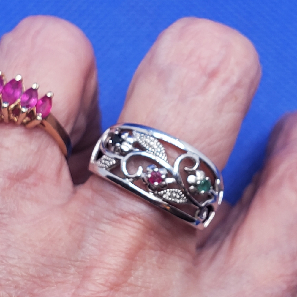 Nice sterling silver gemstone flower ring